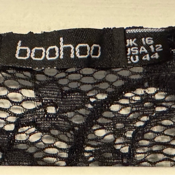 BRAND NEW BOOHOO SHORT SLEEVE LACE BODYSUIT WOMENS SIZE 12 💜 - Picture 3 of 3